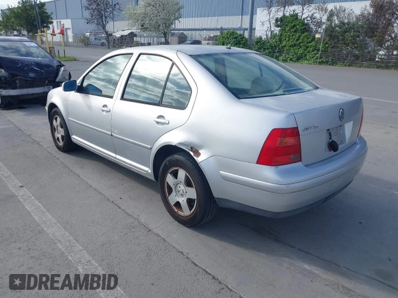 1999 Volkswagen Jetta z VIN 3VWSC29M9XM067508, wystawiony jako IAAI lot #41905002 z przebiegiem 32 051 mil mil oraz . Historia ofert i sprzedaży dostępna na DreamBid. Obrazek 6.
