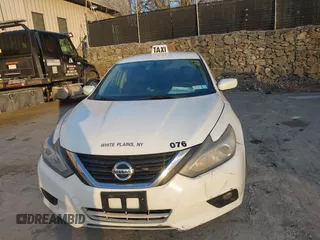 2017 Nissan Altima SV with VIN 1N4AL3AP3HC285236, listed as a IAAI auction lot 41272147 with 246,465 mi miles and . Bid and sale history available at carsss.com. Image 12.