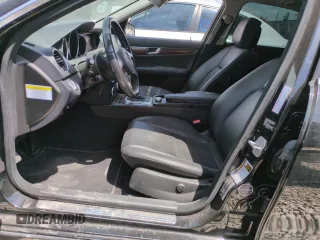 2013 Mercedes-Benz C 300 Sport z VIN WDDGF8AB2DA874626, wystawiony jako Copart lot #58544845 z przebiegiem Nie podano mil oraz Szkoda całkowita • Salvage title. Historia ofert i sprzedaży dostępna na DreamBid. Obrazek 7.