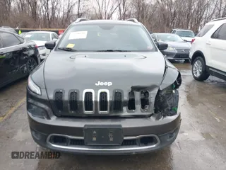 2017 Jeep Cherokee Limited with VIN 1C4PJLDB3HW518184, listed as a IAAI auction lot 41198338 with 172,094 mi miles. Bid and sale history available at carsss.com. Image 12.