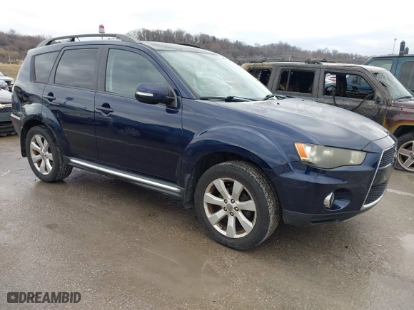 2010 Mitsubishi Outlander XLS with VIN JA4JT4AXXAZ014218, listed as a IAAI auction lot 41443983 with 177,494 mi miles. Bid and sale history available at carsss.com. Image 1.