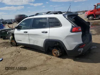 2017 Jeep Cherokee Altitude z VIN 1C4PJLAB4HW540506, wystawiony jako Copart lot #62934975 z przebiegiem Nie podano mil oraz Nie do naprawy • Non repairable. Historia ofert i sprzedaży dostępna na DreamBid. Obrazek 2.