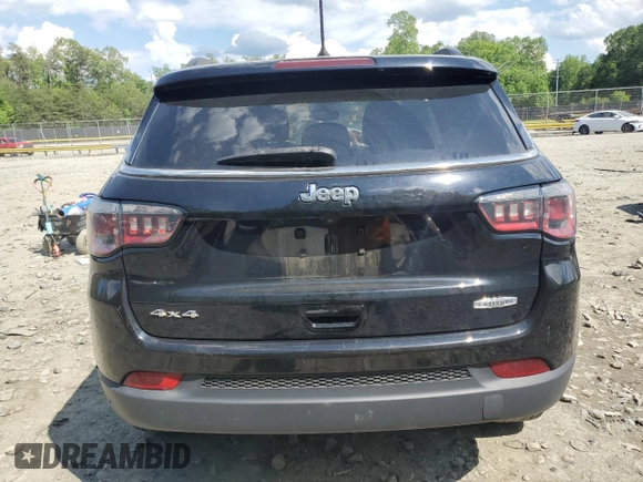 2017 Jeep Compass Latitude z VIN 3C4NJDBBXHT692369, wystawiony jako Copart lot #56152005 z przebiegiem 72 578 mil mil oraz Szkoda całkowita • Salvage title. Historia ofert i sprzedaży dostępna na DreamBid. Obrazek 6.