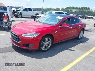 2013 Tesla Model S с VIN 5YJSA1CN9DFP09973, выставлен на аукционе IAAI как лот 42724026 с пробегом 61 546 миль миль и . История ставок и продаж доступна на DreamBid. Изображение 2.