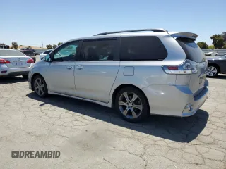 2015 Toyota Sienna SE z VIN 5TDXK3DC4FS632505, wystawiony jako Copart lot #63234885 z przebiegiem 86 847 mil mil oraz Czysty tytuł • Clean title. Historia ofert i sprzedaży dostępna na DreamBid. Obrazek 2.