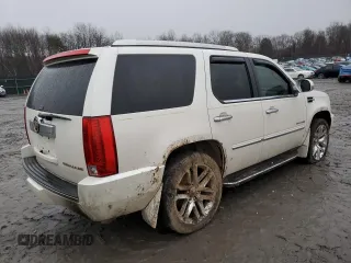 2011 Cadillac Escalade Luxury z VIN 1GYS4BEF7BR399844, wystawiony jako Copart lot #85523914 z przebiegiem 123 010 mil mil oraz Szkoda całkowita • Salvage title. Historia ofert i sprzedaży dostępna na DreamBid. Obrazek 3.