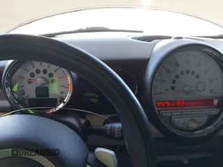 2009 MINI Hardtop S с VIN WMWMF73509TW82449, выставлен на аукционе IAAI как лот 42304286 с пробегом Не указан миль и . История ставок и продаж доступна на DreamBid. Изображение 15.