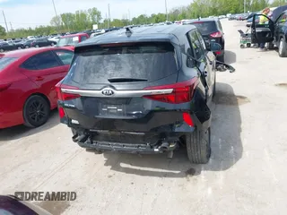 2021 Kia Seltos LX z VIN KNDEPCAA3M7071555, wystawiony jako IAAI lot #42210777 z przebiegiem 51 888 mil mil oraz . Historia ofert i sprzedaży dostępna na DreamBid. Obrazek 17.