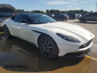 2019 Aston Martin DB11 V8 z VIN SCFRMFAW0KGL05298, wystawiony jako Copart lot #73723684 z przebiegiem Nie podano mil oraz Nie do naprawy. Historia ofert i sprzedaży dostępna na DreamBid. Obrazek 4.