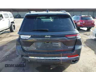 2024 Jeep Grand Cherokee Overland with VIN 1C4RJHDG6R8594991, listed as a IAAI auction lot 41633066 with 14,437 mi miles. Bid and sale history available at carsss.com. Image 17.