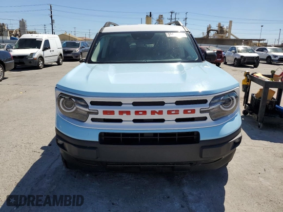 2024 Ford Bronco Sport Heritage z VIN 3FMCR9G64RRE99850, wystawiony jako Copart lot #50437215 z przebiegiem 8 704 mil mil oraz Szkoda całkowita • Salvage title. Historia ofert i sprzedaży dostępna na DreamBid. Obrazek 5.