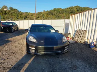 2013 Porsche Panamera with VIN WP0AA2A75DL014389, listed as a IAAI auction lot 40541878 with 67,119 mi miles. Bid and sale history available at carsss.com. Image 13.