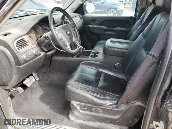 2012 Chevrolet Suburban LT z VIN 1GNSKJE79CR191794, wystawiony jako Copart lot #53699425 z przebiegiem 129 264 mil mil oraz Czysty tytuł • Clean title. Historia ofert i sprzedaży dostępna na DreamBid. Obrazek 7.