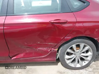 2015 Chrysler 200 S z VIN 1C3CCCBB0FN712030, wystawiony jako IAAI lot #42155658 z przebiegiem 231 536 mil mil oraz . Historia ofert i sprzedaży dostępna na DreamBid. Obrazek 6.
