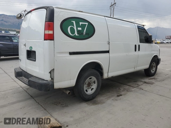 2012 Chevrolet Express Cargo z VIN 1GCWGFCAXC1177408, wystawiony jako Copart lot #64615955 z przebiegiem Nie podano mil oraz Czysty tytuł • Clean title. Historia ofert i sprzedaży dostępna na DreamBid. Obrazek 3.