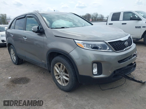 2015 Kia Sorento LX with VIN 5XYKTCA66FG570155, listed as a IAAI auction lot 42123965 with 110,748 mi miles and . Bid and sale history available at carsss.com. Image 1.