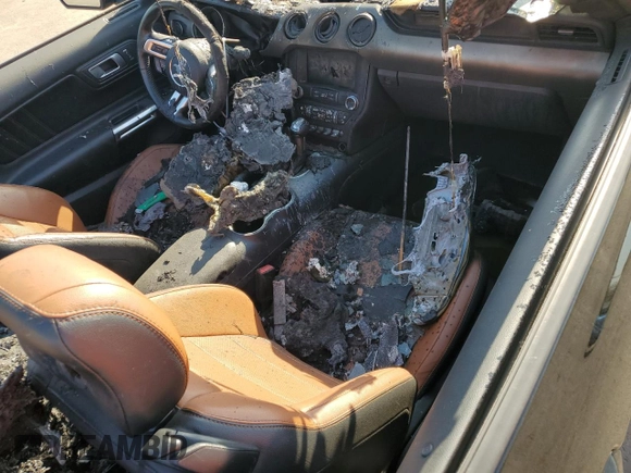 2022 Ford Mustang EcoBoost z VIN 1FATP8UH0N5103135, wystawiony jako Copart lot #57227615 z przebiegiem Nie podano mil oraz Nie do naprawy • Non repairable. Historia ofert i sprzedaży dostępna na DreamBid. Obrazek 8.