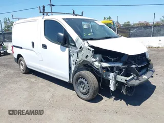 2015 Nissan NV200 S z VIN 3N6CM0KN9FK733494, wystawiony jako IAAI lot #39462588 z przebiegiem 163 743 mil mil oraz . Historia ofert i sprzedaży dostępna na DreamBid. Obrazek 1.