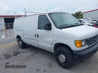 2006 Ford Econoline Cargo z VIN 1FTNE24W56HB25572, wystawiony jako IAAI lot #42378434 z przebiegiem 272 413 mil mil oraz . Historia ofert i sprzedaży dostępna na DreamBid. Obrazek 6.