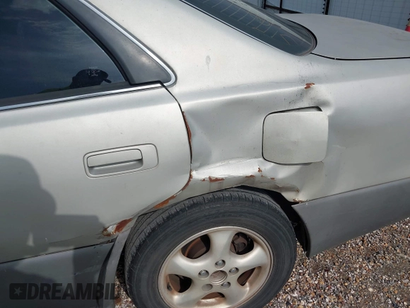 1998 Lexus ES 300 with VIN JT8BF28G9W5016146, listed as a IAAI auction lot 42672230 with 303,819 mi miles and . Bid and sale history available at DreamBid. Image 6.