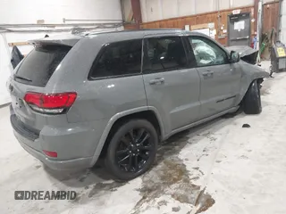 2020 Jeep Grand Cherokee Altitude with VIN 1C4RJFAG7LC137913, listed as a IAAI auction lot 41655158 with 51,131 mi miles. Bid and sale history available at carsss.com. Image 4.