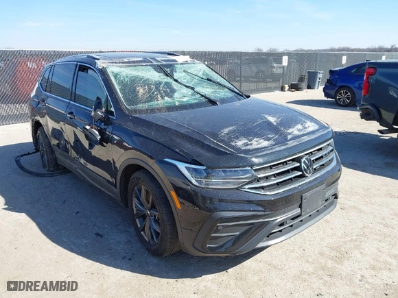2022 Volkswagen Tiguan SE with VIN 3VV3B7AX7NM168302, listed as a IAAI auction lot 41588270 with 1 mi miles. Bid and sale history available at carsss.com. Image 1.