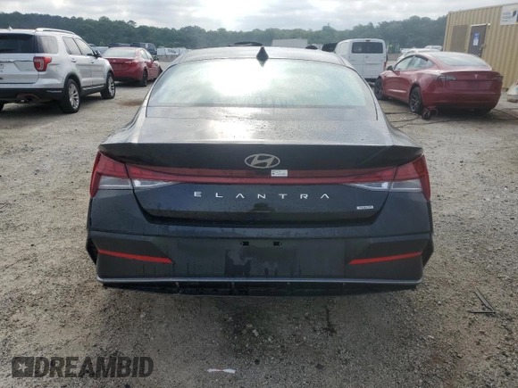 2025 Hyundai Elantra Limited z VIN KMHLN4DJ4SU126684, wystawiony jako Copart lot #57339255 z przebiegiem 3 558 mil mil oraz Szkoda całkowita • Salvage title. Historia ofert i sprzedaży dostępna na DreamBid. Obrazek 6.