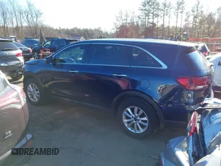 2019 Kia Sorento LX with VIN 5XYPGDA30KG469564, listed as a IAAI auction lot 41003834 with 138,617 mi miles. Bid and sale history available at carsss.com. Image 14.