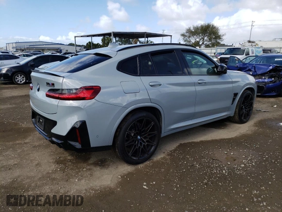 2022 BMW X4 M z VIN 5YM23EC08N9J85904, wystawiony jako Copart lot #41979823 z przebiegiem Nie podano mil oraz . Historia ofert i sprzedaży dostępna na DreamBid. Obrazek 3.