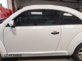 2017 Volkswagen Beetle 1.8T Fleet with VIN 3VWF17AT2HM629497, listed as a IAAI auction lot 41181493 with 68,564 mi miles. Bid and sale history available at carsss.com. Image 15.
