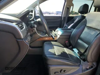2018 Chevrolet Tahoe Premier z VIN 1GNSCCKJ8JR272453, wystawiony jako Copart lot #53298115 z przebiegiem 115 558 mil mil oraz Szkoda całkowita • Salvage title. Historia ofert i sprzedaży dostępna na DreamBid. Obrazek 7.