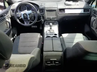 2017 Volkswagen Touareg Wolfsburg Edition с VIN WVGRF7BPXHD003755, выставлен на аукционе Copart как лот 52582425 с пробегом 333 333 миль миль и Чистый • Clean title. История ставок и продаж доступна на DreamBid. Изображение 8.