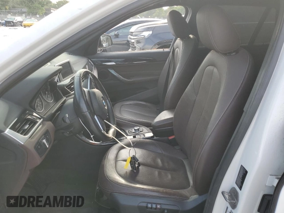 2016 BMW X1 xDrive28i z VIN WBXHT3C3XGP884843, wystawiony jako Copart lot #50605845 z przebiegiem 115 197 mil mil oraz Nie do naprawy • Non repairable. Historia ofert i sprzedaży dostępna na DreamBid. Obrazek 7.