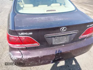 2005 Lexus ES 330 with VIN JTHBA30G255105717, listed as a IAAI auction lot 42083955 with 198,185 mi miles. Bid and sale history available at carsss.com. Image 15.