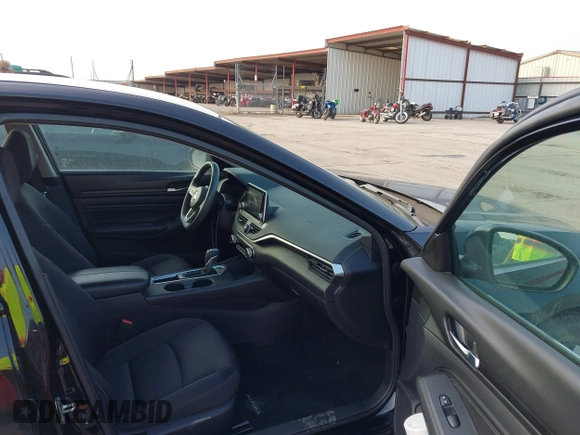 2019 Nissan Altima S z VIN 1N4BL4BV0KC233402, wystawiony jako IAAI lot #41917621 z przebiegiem 115 224 mil mil oraz . Historia ofert i sprzedaży dostępna na DreamBid. Obrazek 5.