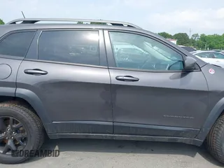 2018 Jeep Cherokee Trailhawk с VIN 1C4PJMBX5JD506253, выставлен на аукционе IAAI как лот 42074040 с пробегом 168 732 миль миль и . История ставок и продаж доступна на DreamBid. Изображение 13.