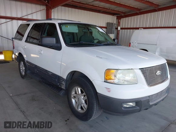2004 Ford Expedition Special Service with VIN 1FMRU15W04LA07318, listed as a IAAI auction lot 41735520 with 231,051 mi miles. Bid and sale history available at carsss.com. Image 1.
