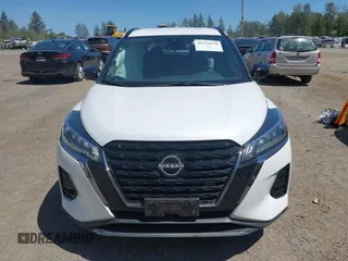 2023 Nissan Kicks SR z VIN 3N1CP5DV3PL539997, wystawiony jako IAAI lot #42352528 z przebiegiem 52 259 mil mil oraz . Historia ofert i sprzedaży dostępna na DreamBid. Obrazek 12.