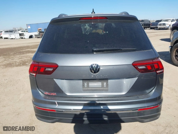 2022 Volkswagen Tiguan S with VIN 3VV1B7AXXNM164123, listed as a IAAI auction lot 41359724 with 18,721 mi miles. Bid and sale history available at carsss.com. Image 17.