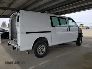 2007 GMC Savana Cargo Van with VIN 1GTGG25V371176393, listed as a Copart auction lot 47267215 with 214,764 mi miles and Salvage Title. Bid and sale history available at carsss.com. Image 3.