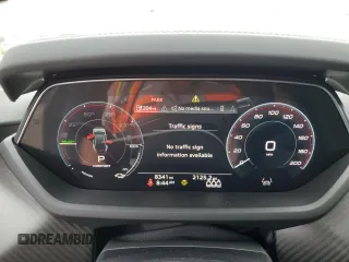 2022 Audi e-tron GT Prestige z VIN WAUEJBFW2N7006629, wystawiony jako Copart lot #45069554 z przebiegiem 8341 mil mil oraz . Historia ofert i sprzedaży dostępna na DreamBid. Obrazek 9.