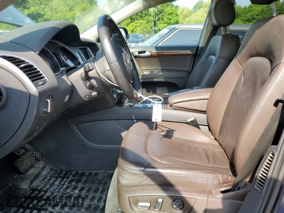 2014 Audi Q7 Premium Plus z VIN WA1LMBFE5ED008816, wystawiony jako Copart lot #60859015 z przebiegiem 159 452 mil mil oraz Czysty tytuł • Clean title. Historia ofert i sprzedaży dostępna na DreamBid. Obrazek 7.