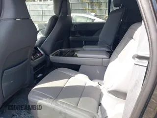 2020 Lincoln Navigator Reserve z VIN 5LMJJ3LT7LEL04385, wystawiony jako IAAI lot #41821516 z przebiegiem 126 087 mil mil oraz . Historia ofert i sprzedaży dostępna na DreamBid. Obrazek 8.