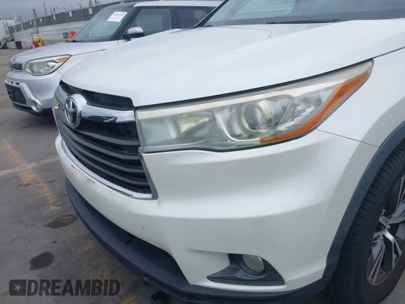 2016 Toyota Highlander XLE z VIN 5TDKKRFH0GS159225, wystawiony jako IAAI lot #42188784 z przebiegiem Nie podano mil oraz . Historia ofert i sprzedaży dostępna na DreamBid. Obrazek 6.