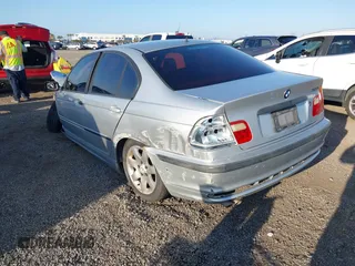 1999 BMW 3 Series 323i with VIN WBAAM3335XFP60154, listed as a IAAI auction lot 41593866 with 189,367 mi miles. Bid and sale history available at carsss.com. Image 3.