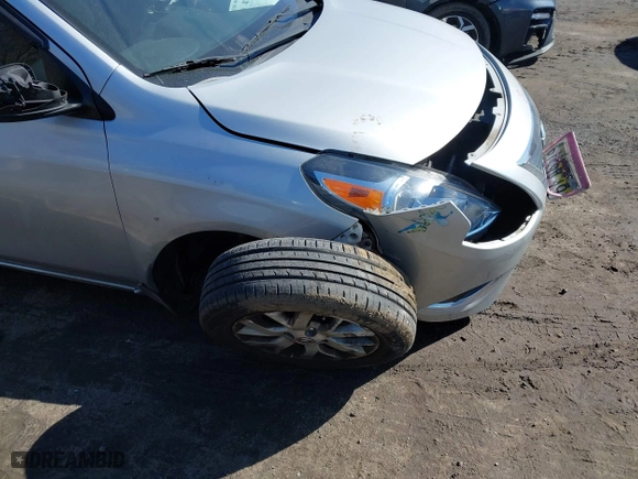 2019 Nissan Versa Sedan SV with VIN 3N1CN7AP2KL818910, listed as a IAAI auction lot 41542379 with 64,626 mi miles. Bid and sale history available at carsss.com. Image 6.