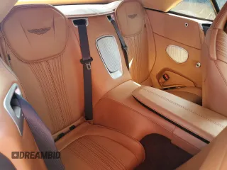 2019 Aston Martin DB11 z VIN SCFRMFCW9KGM05896, wystawiony jako Copart lot #78158154 z przebiegiem Nie podano mil oraz Nie do naprawy. Historia ofert i sprzedaży dostępna na DreamBid. Obrazek 10.