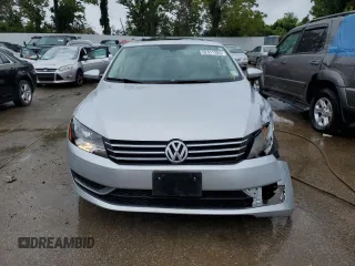 2012 Volkswagen Passat SE z VIN 1VWBH7A39CC027054, wystawiony jako Copart lot #62411324 z przebiegiem 93 729 mil mil oraz Szkoda całkowita • Salvage title. Historia ofert i sprzedaży dostępna na DreamBid. Obrazek 5.