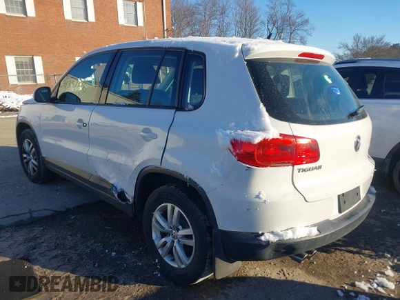 2013 Volkswagen Tiguan SE z VIN WVGBV3AX3DW608410, wystawiony jako IAAI lot #41397876 z przebiegiem 119 867 mil mil oraz . Historia ofert i sprzedaży dostępna na DreamBid. Obrazek 3.