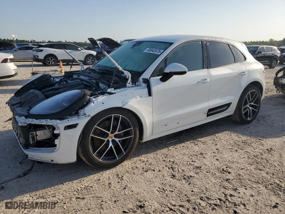 2024 Porsche Macan with VIN WP1AA2A57RLB02901, listed as a Copart auction lot 49342575 with 8,167 mi miles and Salvage Title. Bid and sale history available at carsss.com. Image 1.